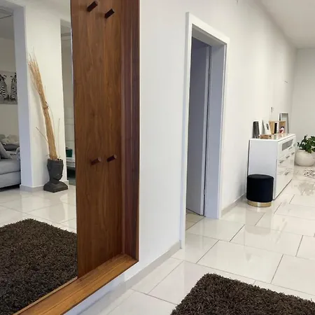 아파트 Stadtsuite Mit Sauna In 135 M2