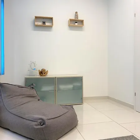 Stadtsuite Mit Sauna In 135 M2 비너노이슈타트