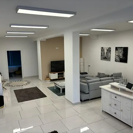 Stadtsuite Mit Sauna In 135 M2 Wiener Neustadt